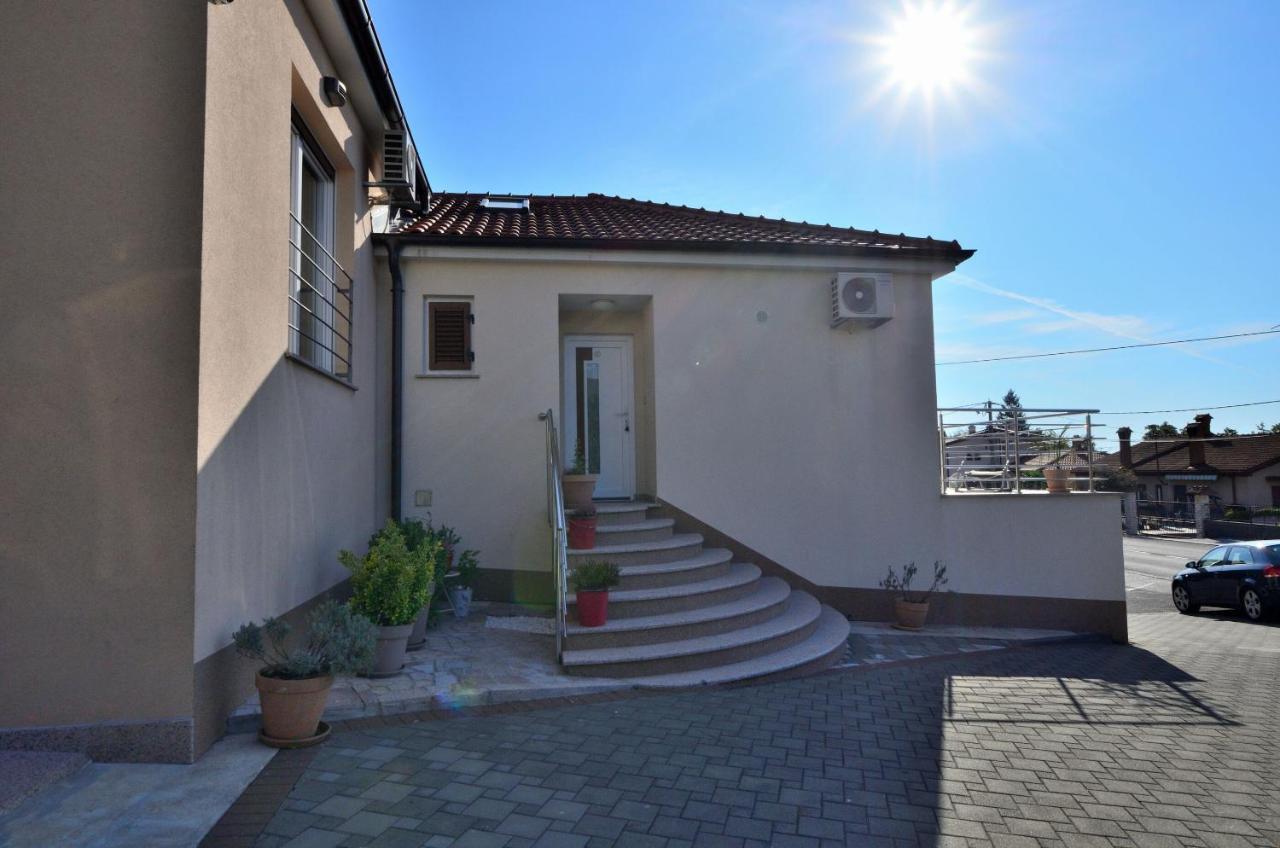 Apartments Golden Hour Jurdani Exterior foto