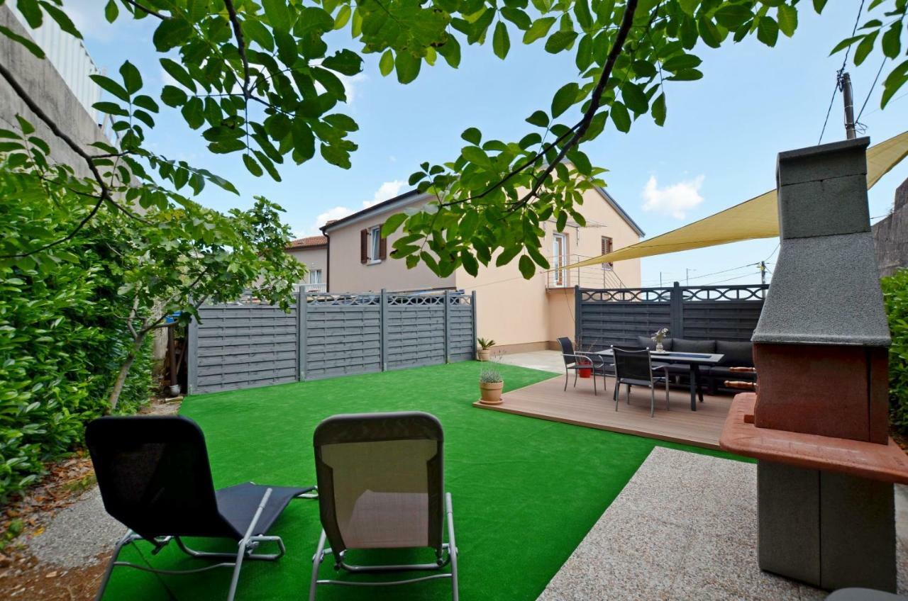Apartments Golden Hour Jurdani Exterior foto